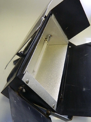 BEARD STUDIO 625W LIGHTS WITH BARN DOORS X2**