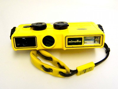 MINOLTA WEATHERMATIC 110 FILM UNDERWATER CAMERA***