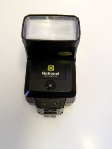 NATIONAL PE-3878 UNIVERSAL FLASH GUN***