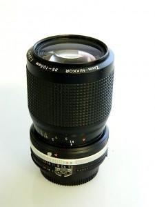 NIKON 35-105 f3.5-4.5 AIS LENS***