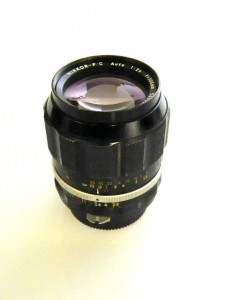 NIKON NIKKOR P.C 105mm f2.5 LENS**
