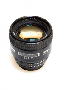 NIKON 85mm AFD f1.8 LENS***