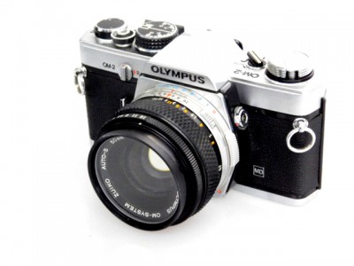 OLYMPUS OM-2 CAMERA+50mm f1.8 LENS***
