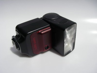 CANON 300TL FLASH UNIT ***