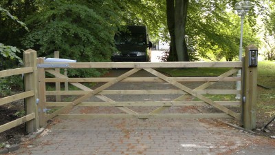 Willow Braced Five Bar Gate Design