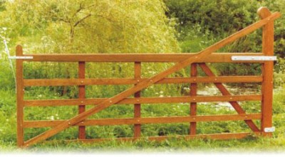 Windsor Five Bar Gate Design