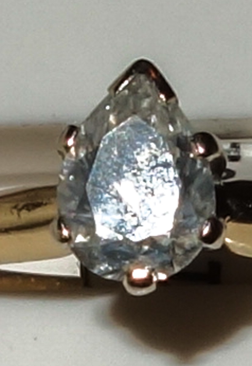 Ring 14K pear shaped solitaire