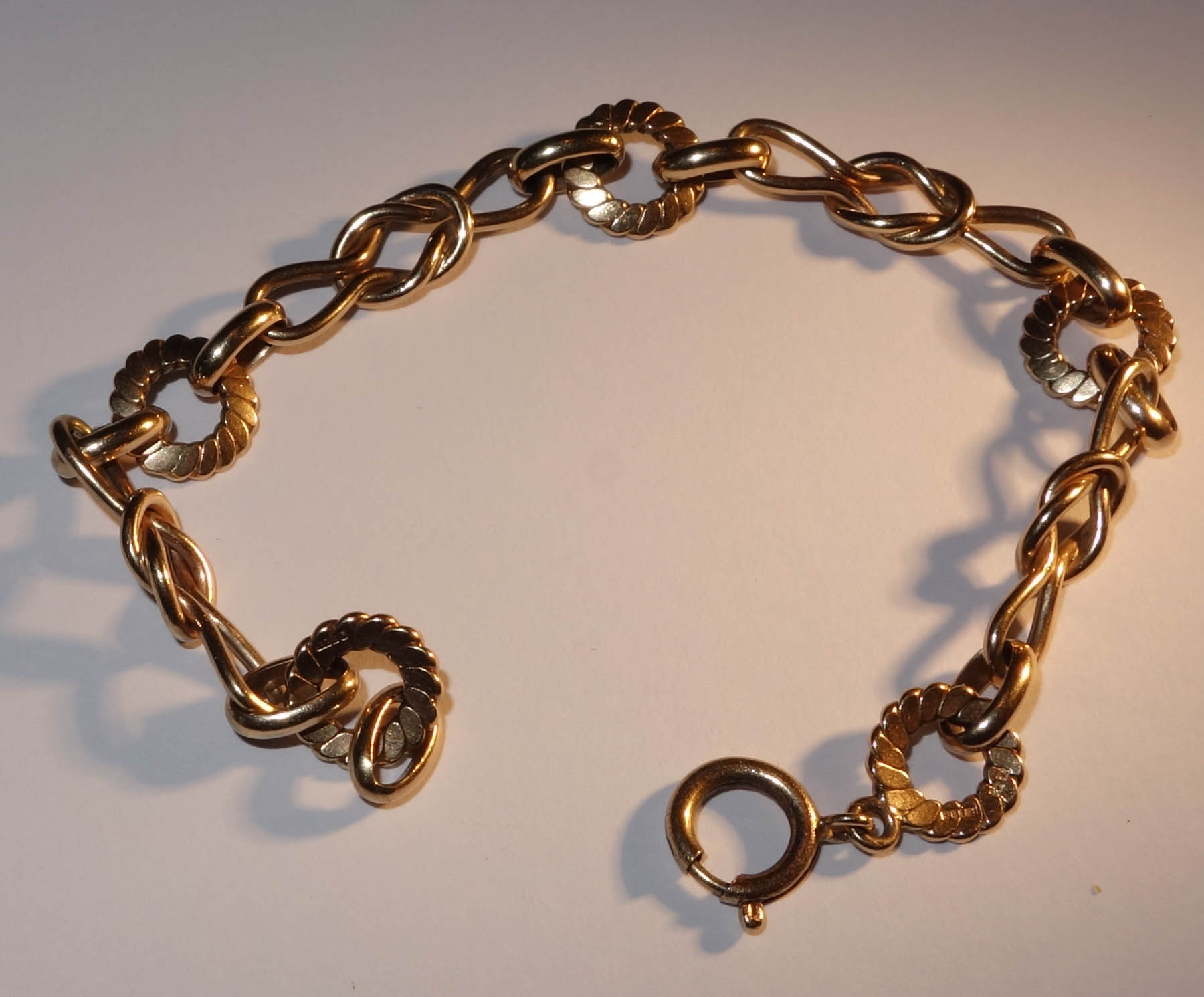 Bracelet 9 ct Solid Gold with  knot links