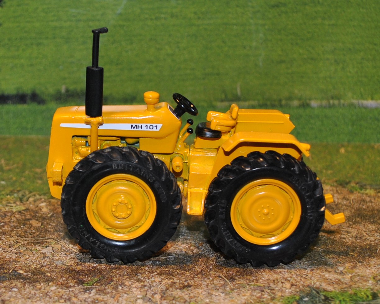 CV1052 1/32 MH 101 TRACTOR , BRITAINS BASED