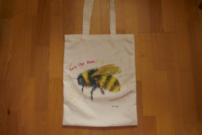 Bumble bee tote bag