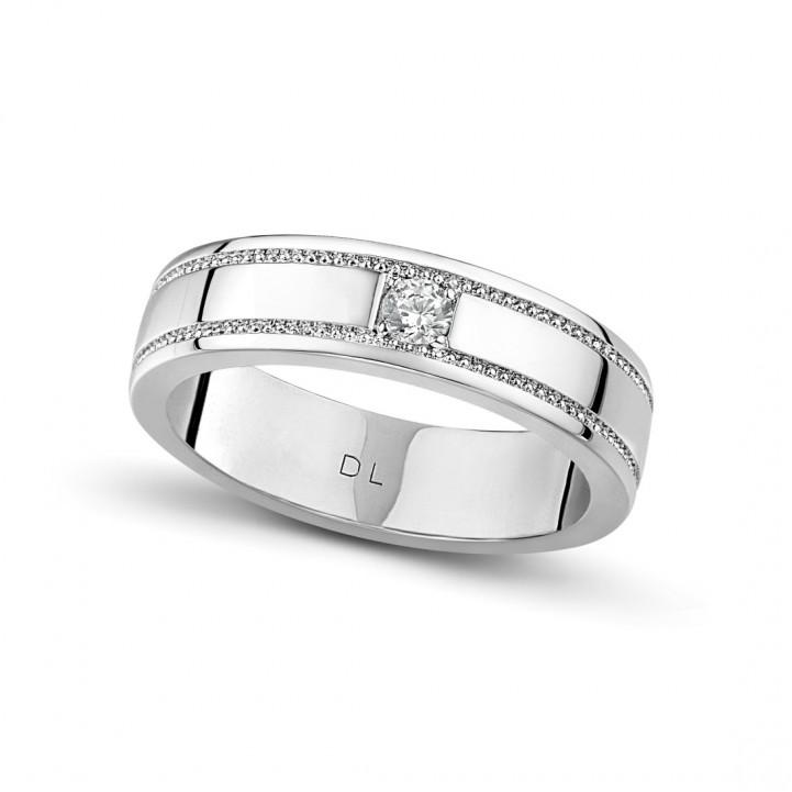 Halcyon men's 18ct Wedding Ring