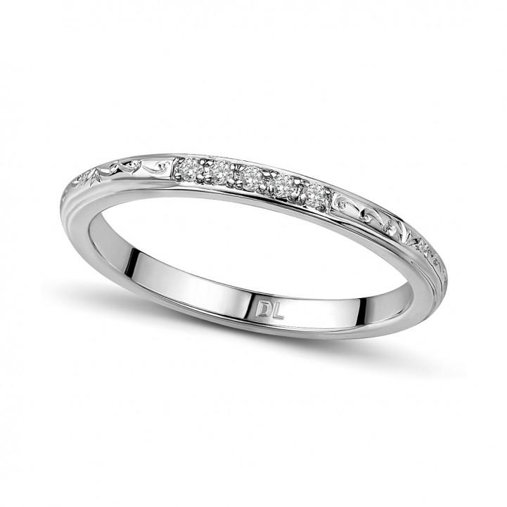 Kalia 18ct Engraved Wedding Ring