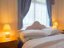 Double room with private facilities