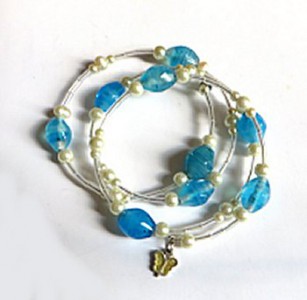 blue and pearl glass bracelet