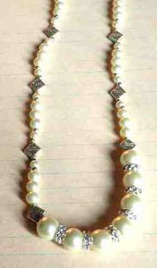 Pearl and metal bead necklace