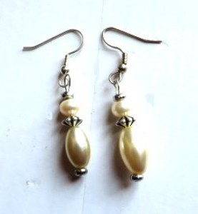 cream drop pearl earrings