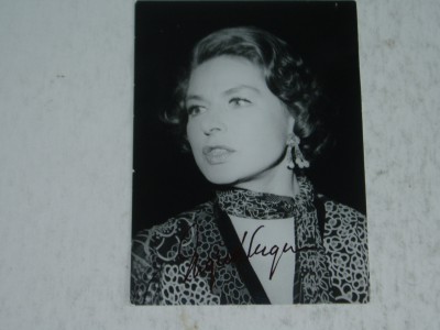 INGRID BERGMAN        Autograph on photograph    lovely
