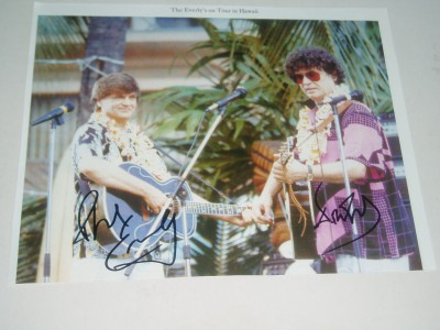 THE EVERLY BROTHERS      both AUTOGRAPHS   on programme page   Wow